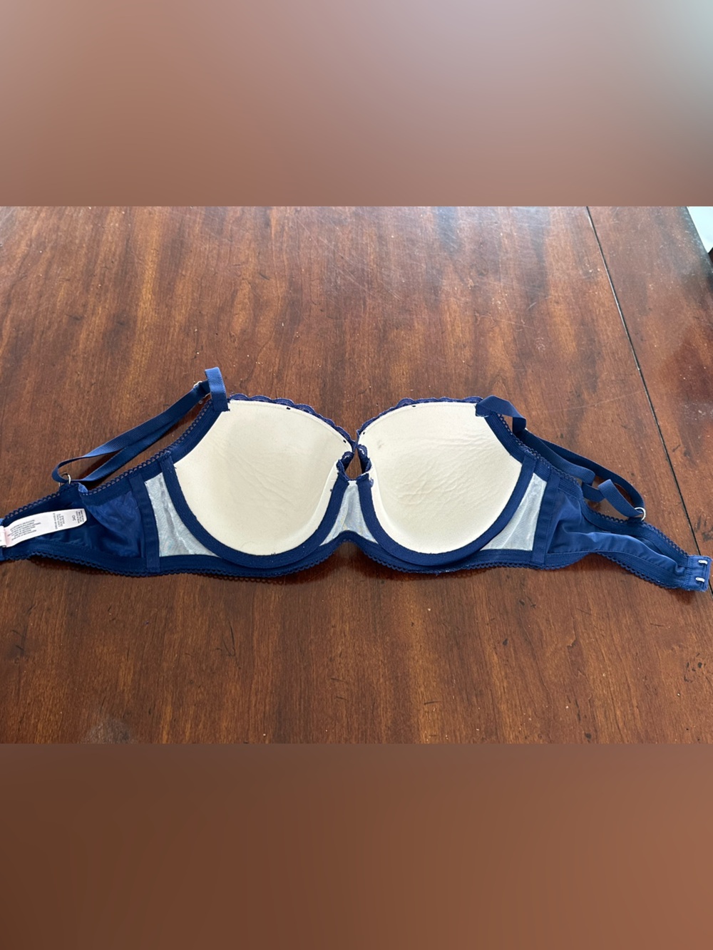 Victoria's Secret Navy Lace Push-Up Bra - Picture 4 of 5